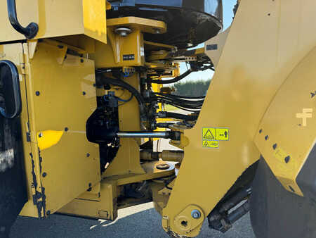 Kolové nakladače 2017 Caterpillar 980M (20)