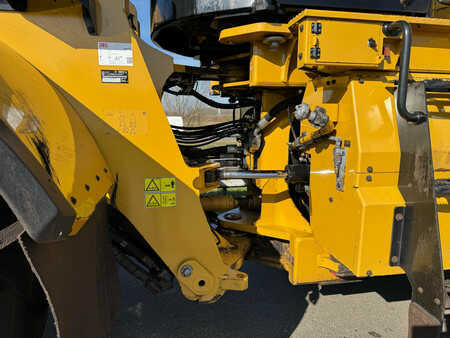 Kolové nakladače 2017 Caterpillar 980M (21)