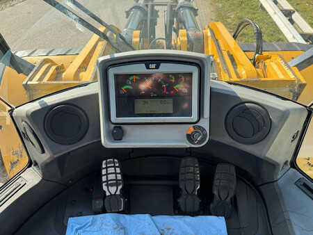 Kolové nakladače 2017 Caterpillar 980M (22)