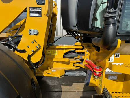Wheel Loaders 2022 Caterpillar 908M (18)