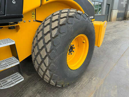 Compacteur monocylindre 2025 JCB VM166D (18)