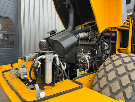 Compacteur monocylindre 2025 JCB VM166D (22)