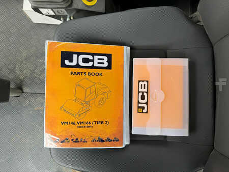 Compacteur monocylindre 2025 JCB VM166D (34)