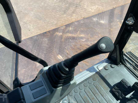 Kettenbagger 2025 Caterpillar 323D3 (20)