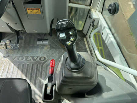 Rigid Backhoe Loader 2006 Volvo BL71 backhoe loader (9)