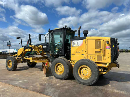 Grader 2013 Caterpillar 140M2 (1)