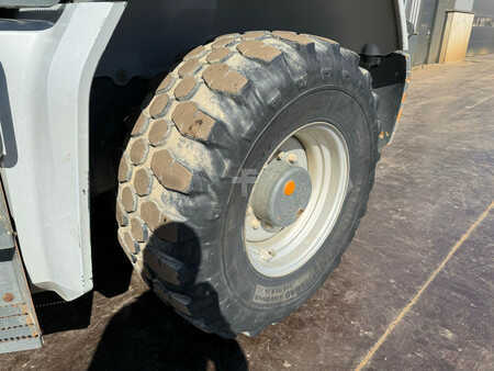 Kramer 8155 / Forks / bucket