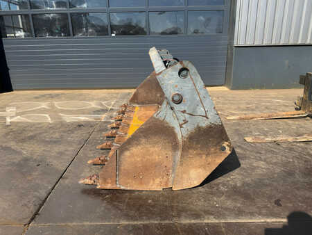 Kramer 8155 / Forks / bucket