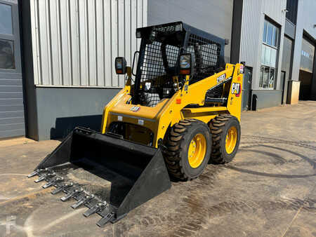 Carregadeira de rodas 2025 Caterpillar 216B3 (1)