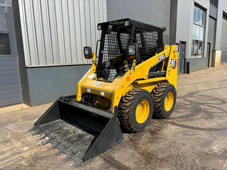 Carregadeira de rodas 2025 Caterpillar 216B3 (1)