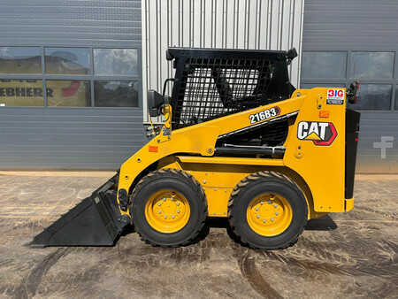 Carregadeira de rodas 2025 Caterpillar 216B3 (2)