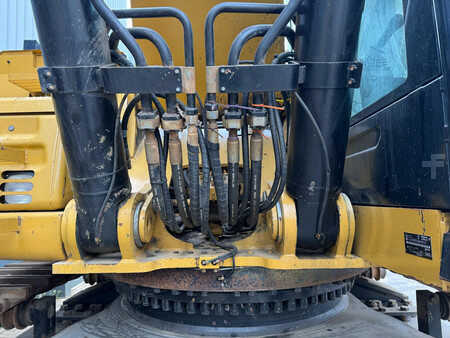 Beltegraver 2018 Caterpillar 352F (10)