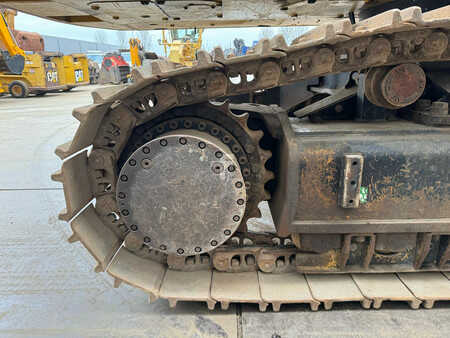 Beltegraver 2018 Caterpillar 352F (11)
