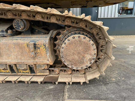 Beltegraver 2018 Caterpillar 352F (19)