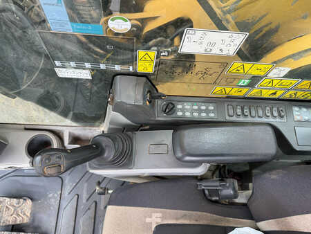 Beltegraver 2018 Caterpillar 352F (30)