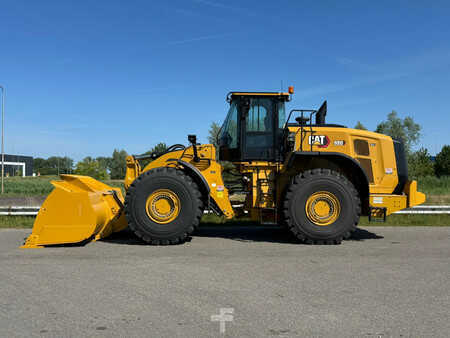 Kolové nakladače 2024 Caterpillar 980 (1)