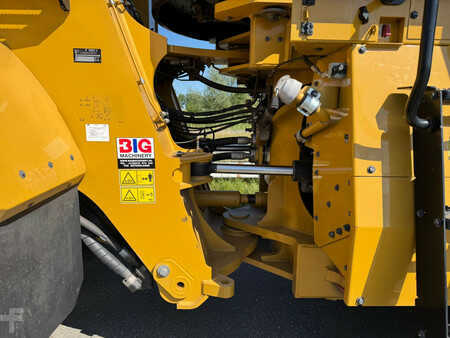 Kolové nakladače 2024 Caterpillar 980 (10)