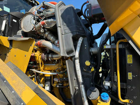 Kolové nakladače 2024 Caterpillar 980 (18)