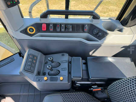 Kolové nakladače 2024 Caterpillar 980 (21)