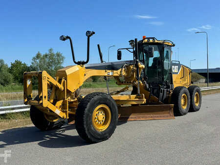 Grejdry 2009 Caterpillar 140M (1)