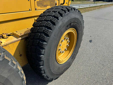 Grejdry 2009 Caterpillar 140M (10)
