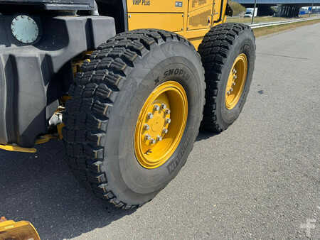 Grejdry 2009 Caterpillar 140M (11)