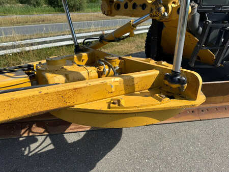Grejdry 2009 Caterpillar 140M (12)