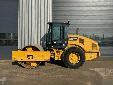 Enkelt tromlekomprimator 2018 Caterpillar CS66B (1)