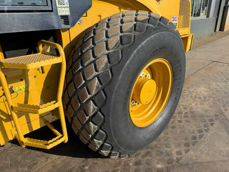 Enkelt tromlekomprimator 2018 Caterpillar CS66B (10)