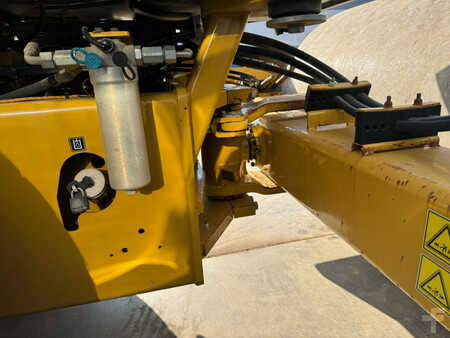 Compacteur monocylindre 2018 Caterpillar CS66B (16)