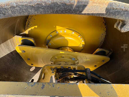 Enkelt tromlekomprimator 2018 Caterpillar CS64 (10)