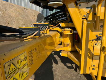 Compacteur monocylindre 2018 Caterpillar CS64 (12)