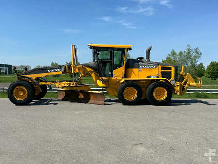 Grader 2013 Volvo G930B - CE / 4360 hours (1)