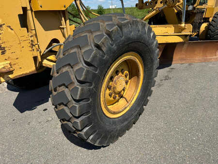 Grejdry 1996 Caterpillar 140H 3306 engine (16)