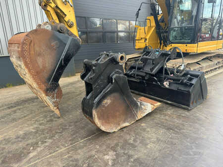 Excavadoras de cadenas 2018 Caterpillar 325F LCR | 3 x bucket (13)