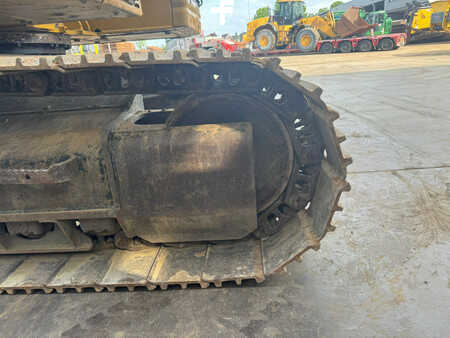 Excavadoras de cadenas 2018 Caterpillar 325F LCR | 3 x bucket (28)