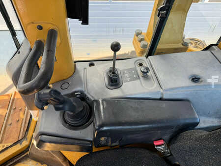 Telaketjupuskutraktorit 2005 Caterpillar D6N LGP (14)
