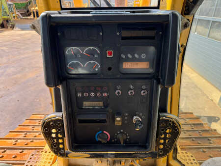 Telaketjupuskutraktorit 2005 Caterpillar D6N LGP (29)