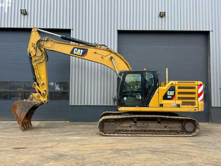 Hydraulic Excavators 2018 Caterpillar 323 (1)