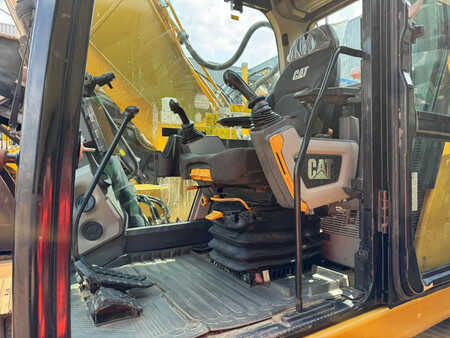 Hydraulic Excavators 2018 Caterpillar 323 (24)
