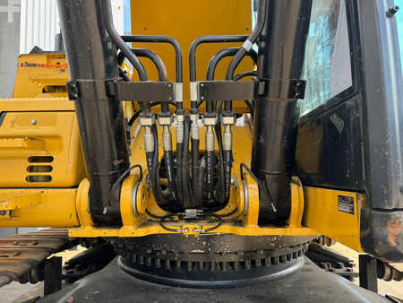 Hydraulic Excavators 2018 Caterpillar 352F (17)