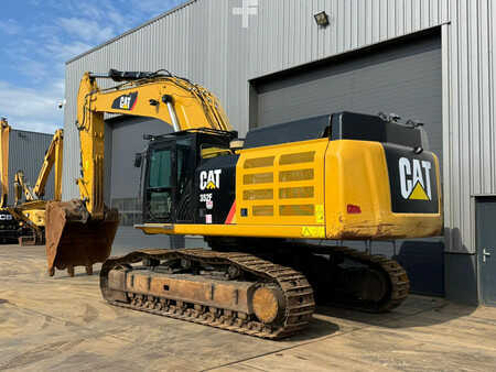 Hydraulic Excavators 2018 Caterpillar 352F (2)