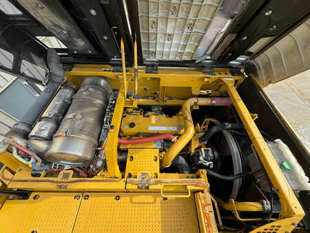 Hydraulic Excavators 2018 Caterpillar 352F (20)