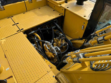 Hydraulic Excavators 2018 Caterpillar 352F (23)