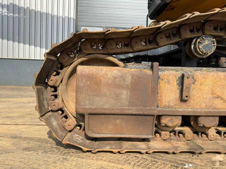 Hydraulic Excavators 2018 Caterpillar 352F (9)