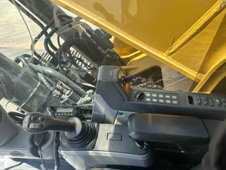 Hydraulic Excavators 2016 Caterpillar 352F (33)