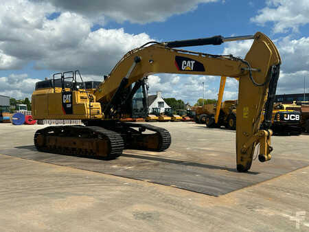 Hydraulic Excavators 2016 Caterpillar 352F (9)