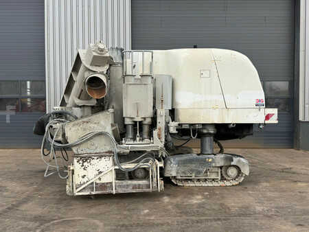 Asfaltmachines op rupsen 2010 GOMACO GT3400 Concrete Slipform Paver (1)