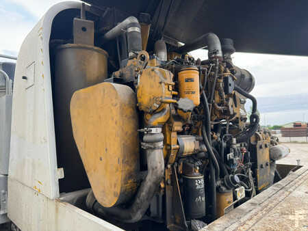 Asfaltmachines op rupsen 2010 GOMACO GT3400 Concrete Slipform Paver (15)