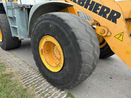 Liebherr L566 2plus2